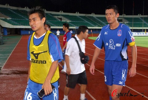 随海港夺冠，亚历斯祖成为首位夺得中超冠军的中国香港球员