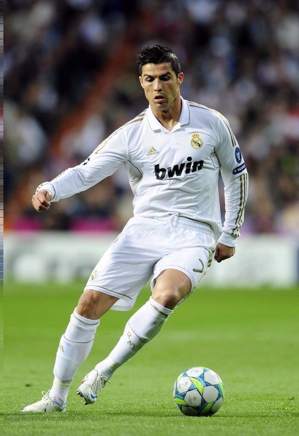 上任后首次露面，国足新帅邵佳一现场观战中国U22vs越南U22