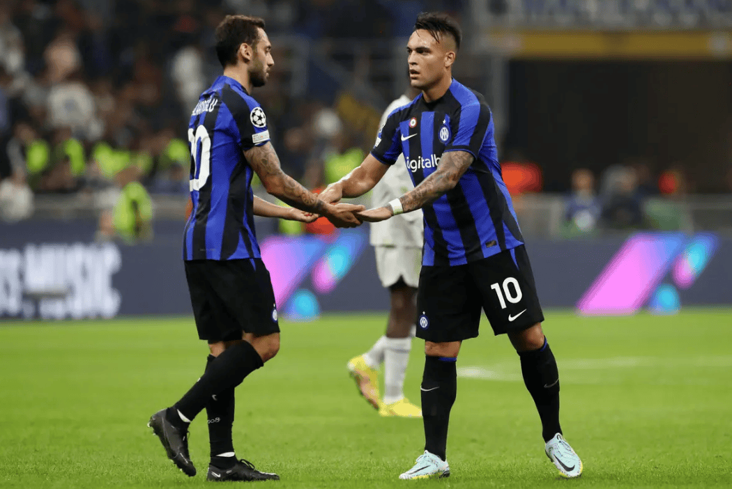 神锋！小蜜蜂前锋蒂亚戈再演梅开二度，联赛13场进11球