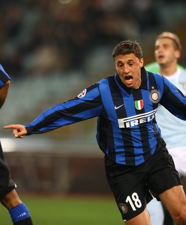 巴萨主席拉波尔塔圣诞晚宴展现亲和力 球队领跑西甲前景光明