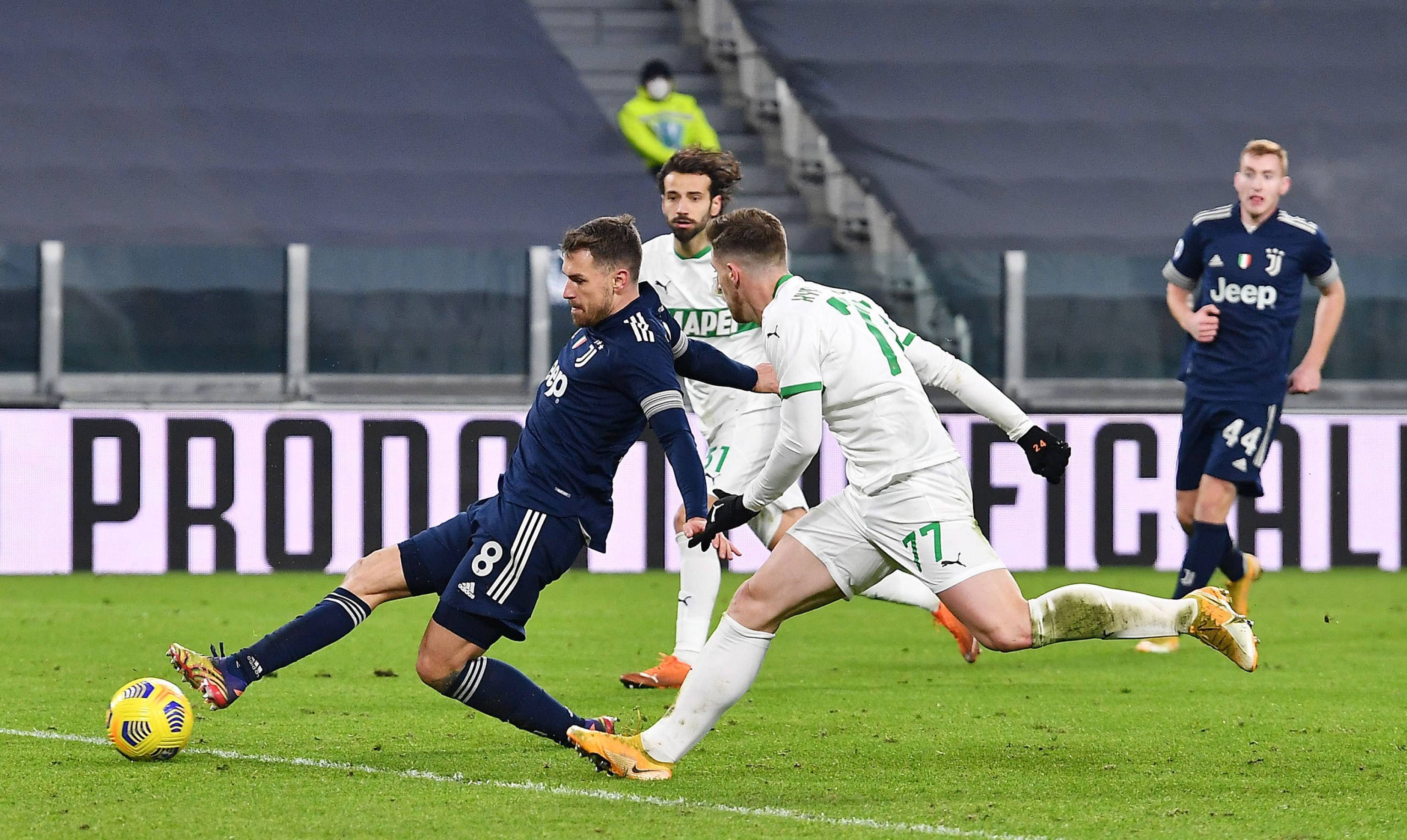 英超前瞻：维拉状态火热9轮8胜，残阵枪手客战盼继续领跑