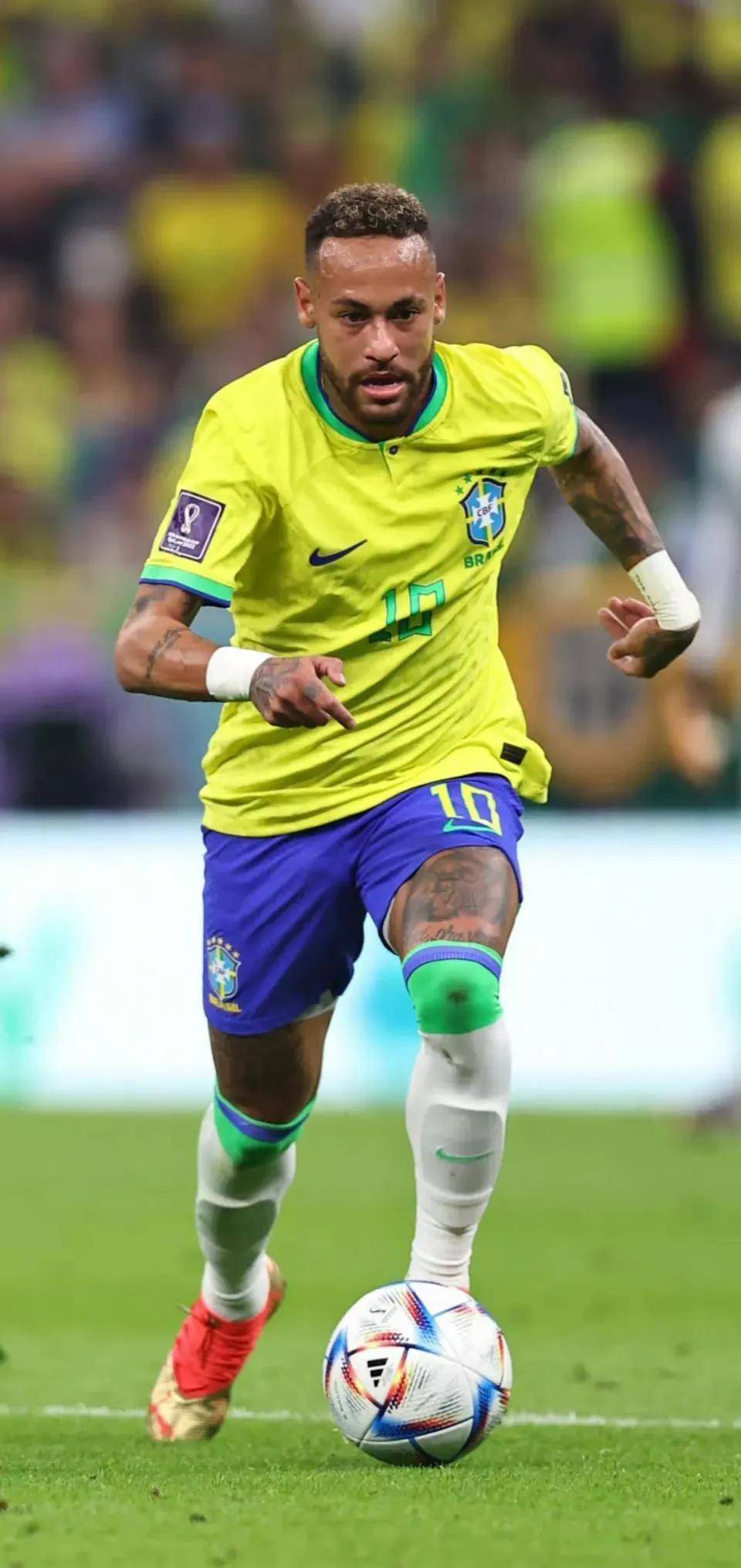 英媒：热刺有意罗德里戈和伊尔迪兹，范德芬是皇马引援目标