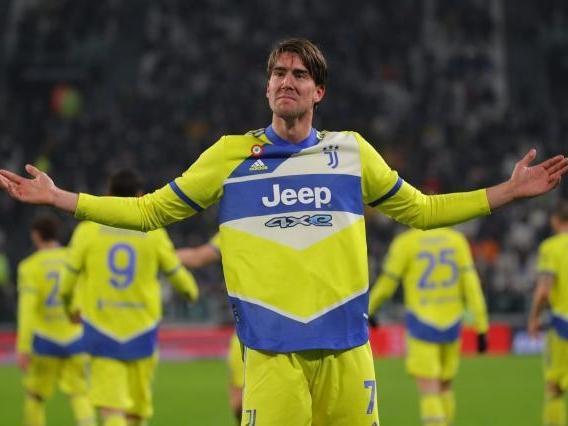 马加特：足球不能光靠数据和高科技；如果有机会想再爬泰山